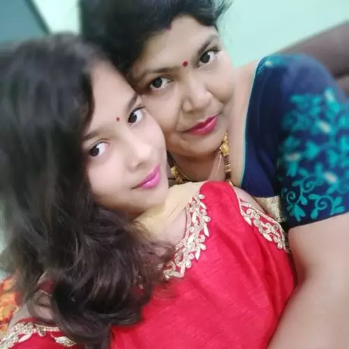 Niharika Chouksey with his mother