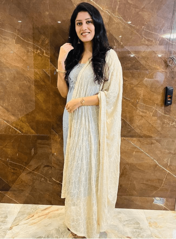 Navina Wadekar biography