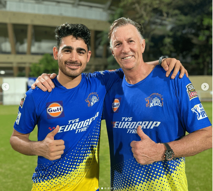 Maheesh Theekshana biography